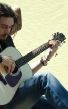 Barış Akarsu ‘Merhaba'” 102 bin 57 seyirciyle Türkiye gişesinin zirvesine yerleşti.