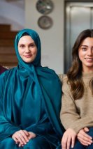 Farah Zeynep Abdullah’tan “Kızılcık Şerbeti” Sürprizi