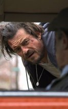 “Red Right Hand” Fragman: Orlando Bloom Ailesi İçin Savaşa Giriyor!