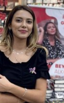 Beyza Alkoç’un roman serisi olan “Karantina”nın sinema filmi için hazırlıklar başladı. 