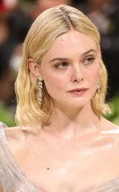 Elle Fanning “Predator” Evrenine Giriyor