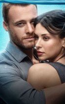 Prime Video, Kerem Bürsin ve Devrim Özkan Başrollü “Mavi Mağara” İçin Tarih Verdi!