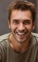 Ulaş Tuna Astepe, “Çift Kişilik Oda” Dizisiyle Ekranlara Dönüyor!