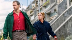 Alexander Skarsgård Yönetmen Koltuğunda, Florence Pugh Başrolde!