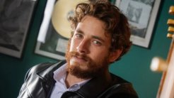 Cem Yiğit Üzümoğlu’na Yeni Bağımsız Film Projesinde Altın Portakal Ödüllü Bir Oyuncu Eşlik Edecek!