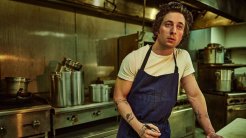 Jeremy Allen White, Yeni Star Wars Filmi “The Mandalorian & Grogu”ya Katıldı!