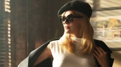 “The Naked Gun”da Pamela Anderson Yüzünü Gösterdi