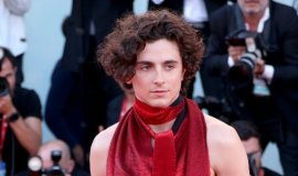 Leonardo DiCaprio’dan Timothée Chalamet’e Kariyer Tavsiyesi: “Güçlü Uyuşturucular ve Süper Kahraman Filmleri Yok”