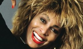 Dünyaca Ünlü Müzisyen Tina Turner Hayatını Kaybetti.