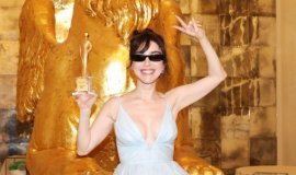 Özge Gürel’e İtalya’da “Uluslararası Yıldız” Ödülü!