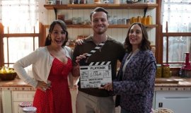 Gupse Özay’ın Yeni Dizisi “Platonik: Mavi Dolunay Otel” Netflix’te Başlıyor!