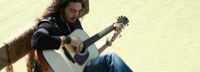 Barış Akarsu ‘Merhaba'” 102 bin 57 seyirciyle Türkiye gişesinin zirvesine yerleşti.