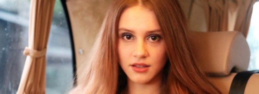 Ahsen Eroğlu, Yeni Dizisi “Kadife Kelepçe” ile Seyirci Karşısına Çıkmaya Hazırlanıyor!