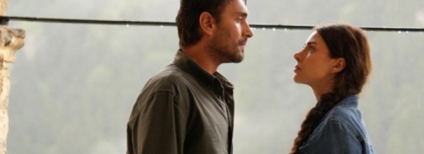 Deniz Baysal ve Ulaş Tuna Astepe’li Yeni Dizi “Taşacak Bu Deniz” Geliyor!